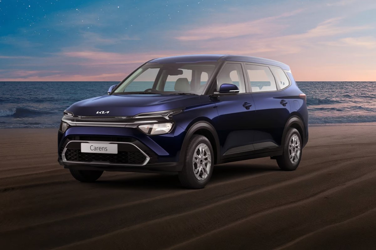 Kia Carens Rs 8.99 लाख में फैमिली के लिए स्टाइलिश और सेफ एमपीवी का नया नाम
