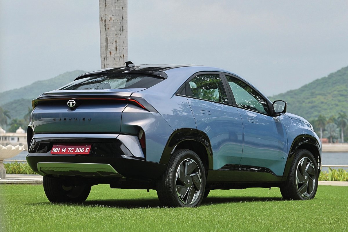 Tata Curvv EV: दमदार रेंज और स्टाइल के साथ फ्यूचर की सवारी Rs17.49 लाख से शुरू