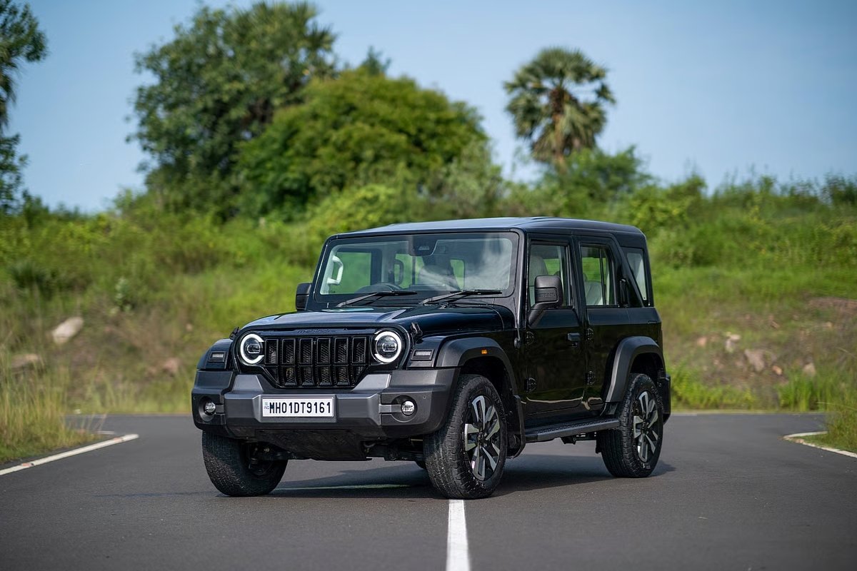 Mahindra Thar ROXX: 15.2 kmpl माइलेज और Rs 15.49 लाख कीमत में ऑफ रोडिंग का बाप