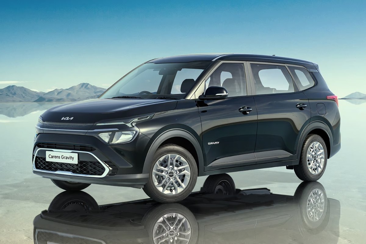 Kia Carens: स्टाइलिश MUV ₹12.60 लाख में जो देती है 15.58 kmpl का शानदार माइलेज
