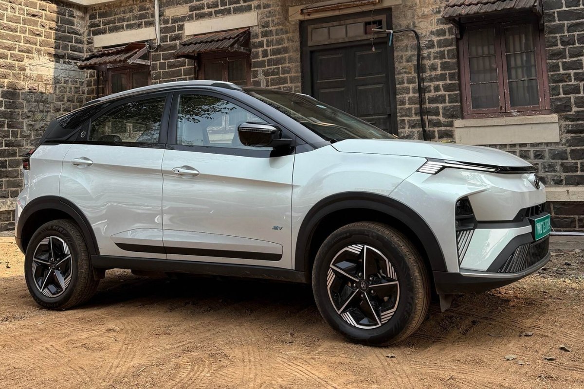 Tata Nexon Rs 14.50 लाख में 24.08 kmpl माइलेज वाली स्टाइलिश और सेफ SUV