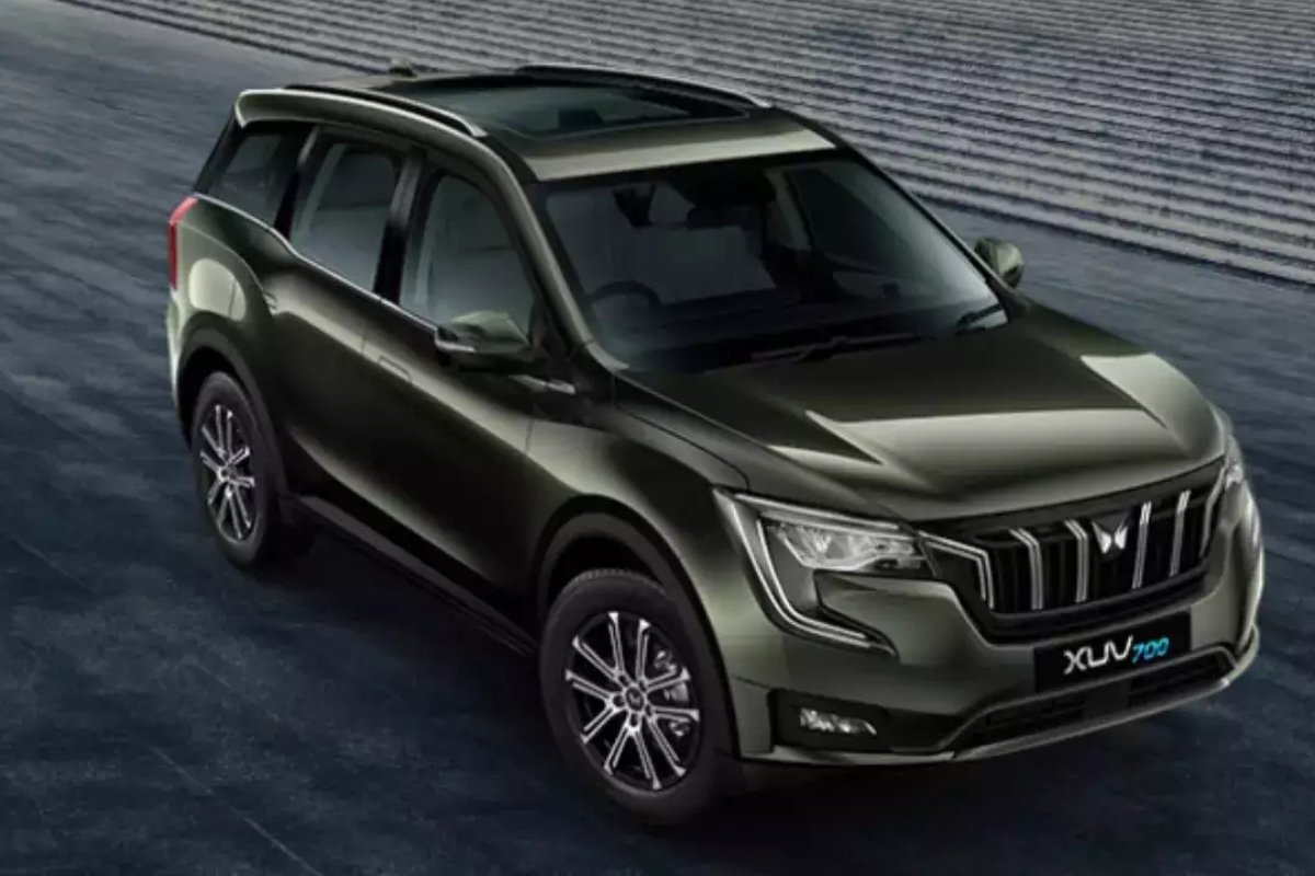 Mahindra XUV700 Rs 13.99 लाख में अब शाही सफर बनेगा आपका रोज़ का साथी